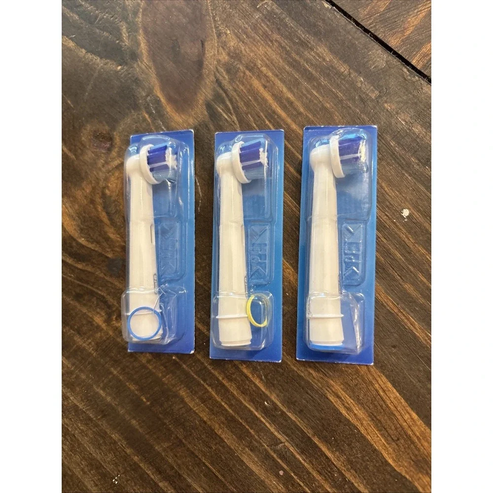 Lot of‎ 3 Genuine Oral-B Replacement Electric Toothbrush Heads 4 704 132-00